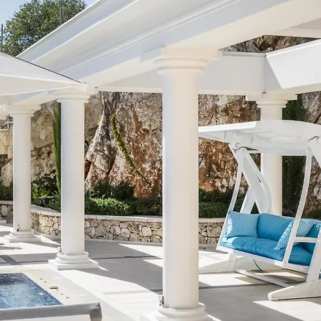 Monte Leone By Konnect With Pool, Hot Tub, & Stunning Seaview