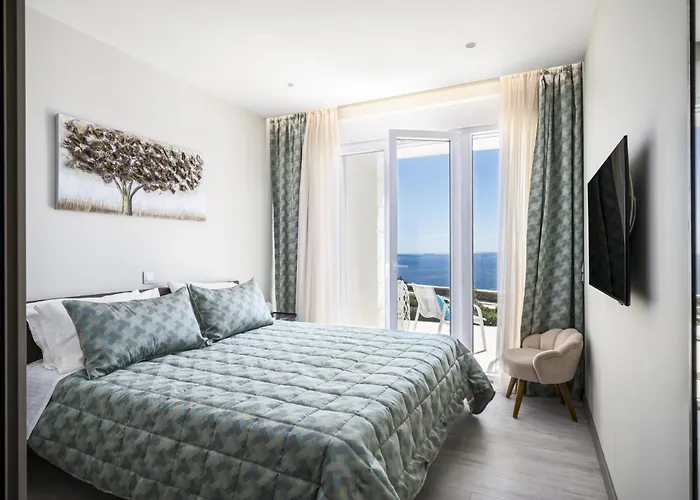 Monte Leone By Konnect With Pool, Hot Tub, & Stunning Seaview فيلة *