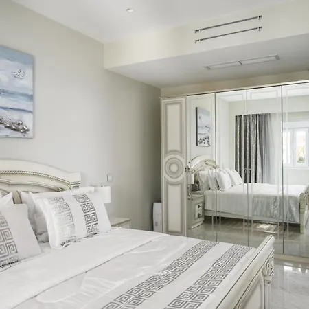 Monte Leone By Konnect With Pool, Hot Tub, & Stunning Seaview *