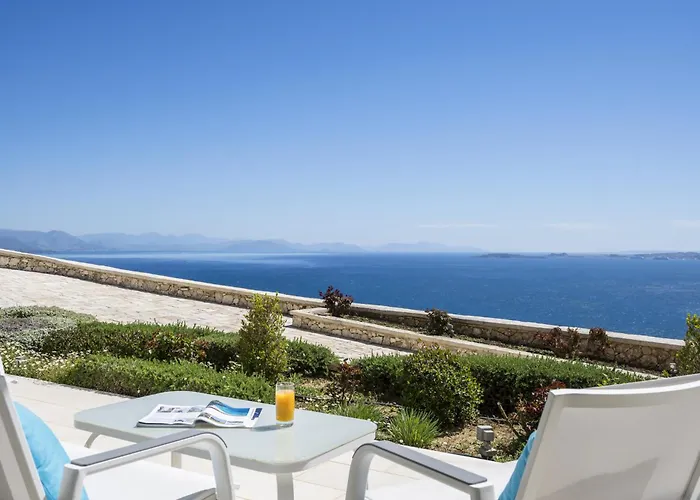 Monte Leone By Konnect With Pool, Hot Tub, & Stunning Seaview