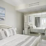 Monte Leone By Konnect With Pool, Hot Tub, & Stunning Seaview *