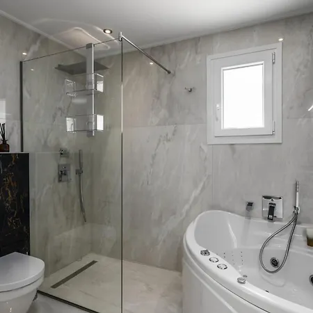 Vila Monte Leone By Konnect With Pool, Hot Tub, & Stunning Seaview