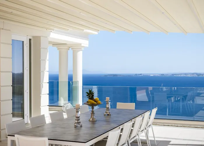 Monte Leone By Konnect With Pool, Hot Tub, & Stunning Seaview *