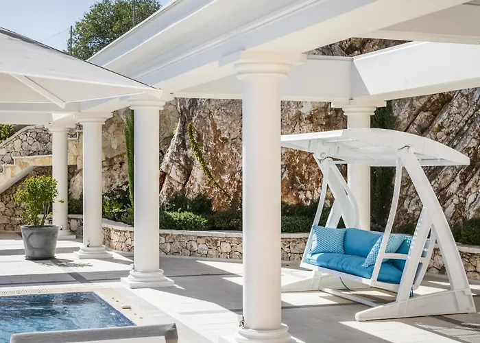 Monte Leone By Konnect With Pool, Hot Tub, & Stunning Seaview