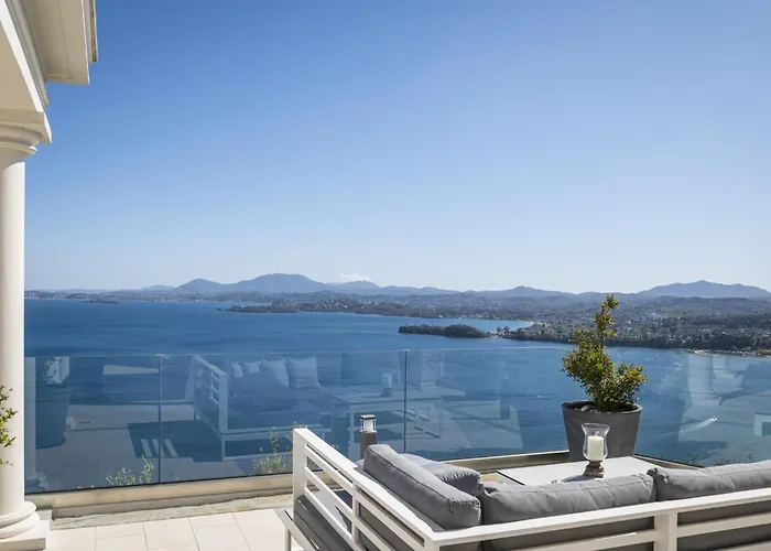 Monte Leone By Konnect With Pool, Hot Tub, & Stunning Seaview Vilă